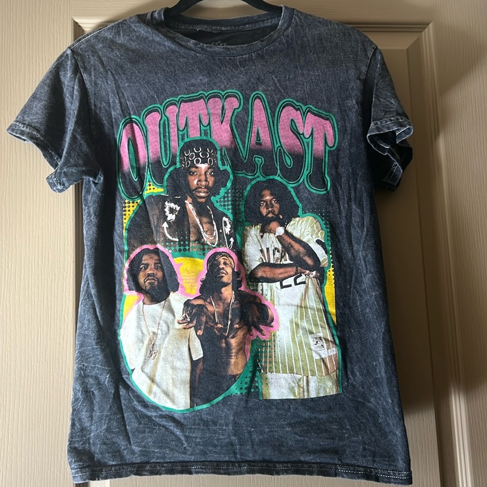 EUC OutKast Tee
